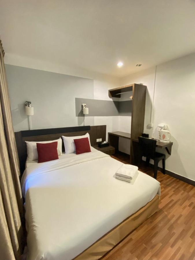 V Hotel Johor Bahru Exterior photo