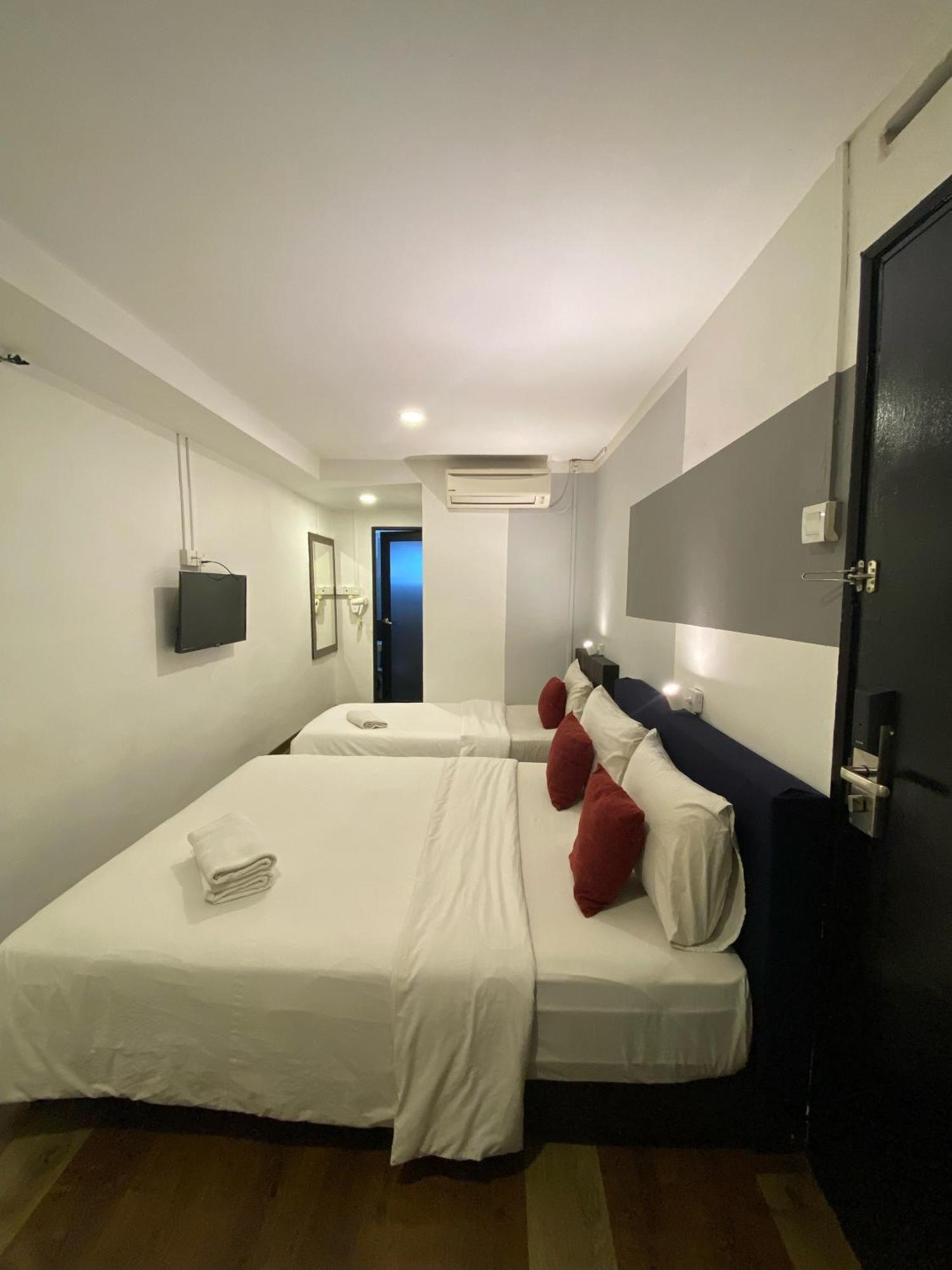 V Hotel Johor Bahru Exterior photo