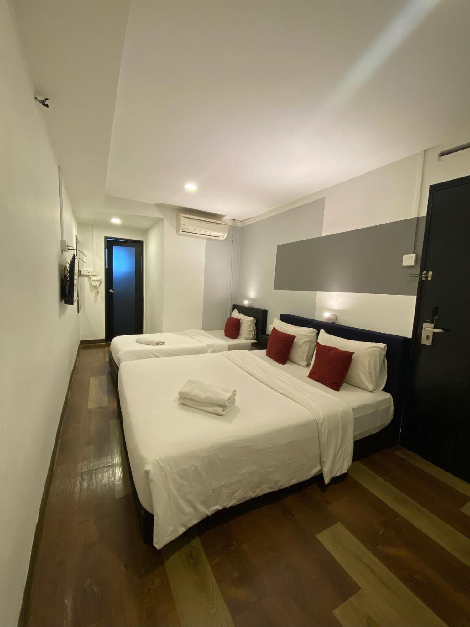 V Hotel Johor Bahru Exterior photo